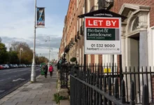 Объявление LET BY в Дублине на фоне обсуждения закона об аренде в Ирландии 2026