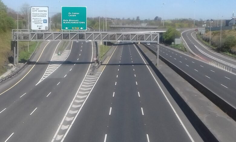 Трасса M50 у развязки Каслнок в Дублине