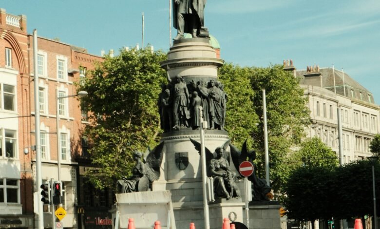 Памятник Дэниелу О'Коннеллу работы Джона Генри Фоли на O'Connell Street в Дублине