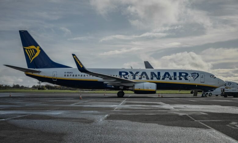 Самолёт Ryanair на стоянке в аэропорту